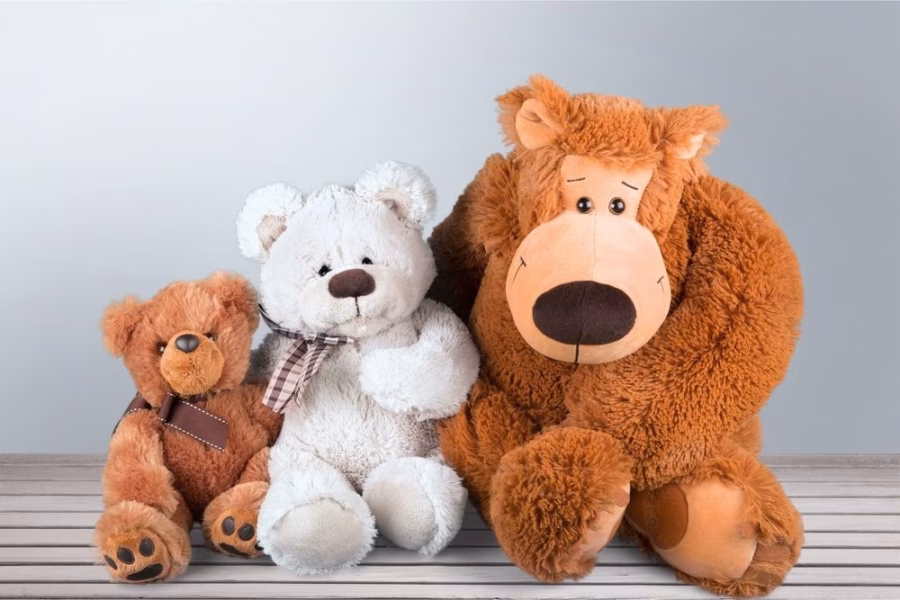 wp-content/uploads/2024/05/Three-teddy-bears-family-first-aid.avif
